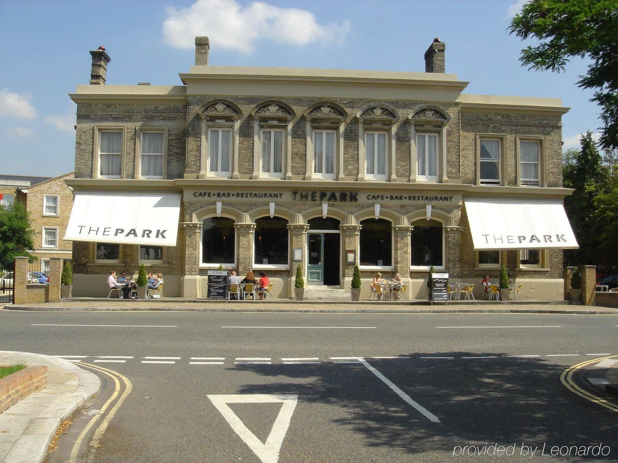 The Park Hotel Teddington Exterior foto